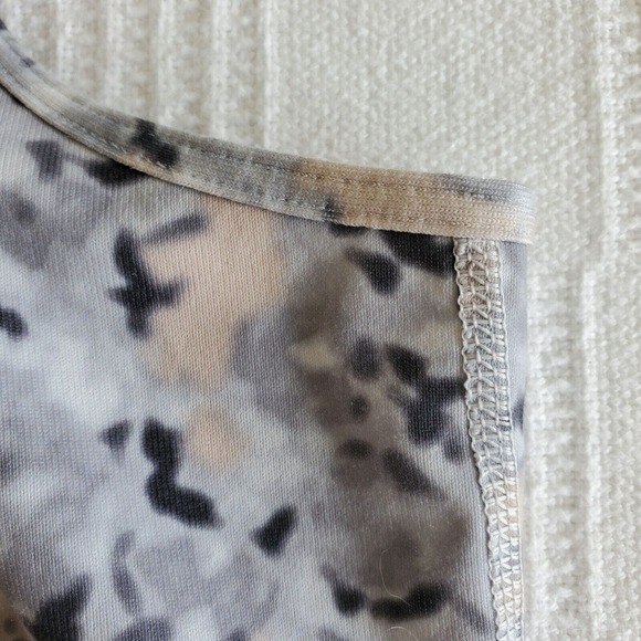 Lululemon | Cool Racerback Tank | Not So Petite Fleur Silver Spoon | 2 - Picture 10 of 13